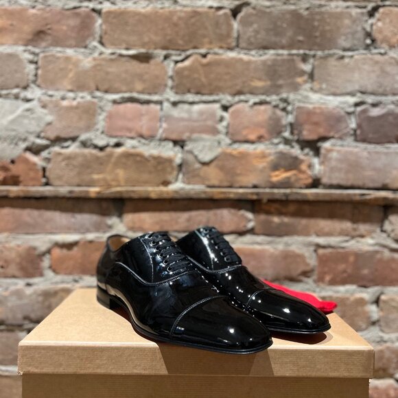 Christian Louboutin “Greggo Flat Patent” Oxford - Picture 2 of 10